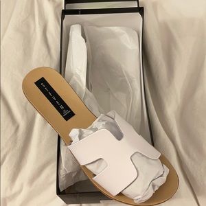 NWT Steve Madden Greece Sandals